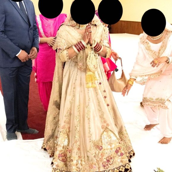 Tena Durrani Cream and Gold Sequin Wedding Dress with Bishop Sleeves - Picture 4 of 15